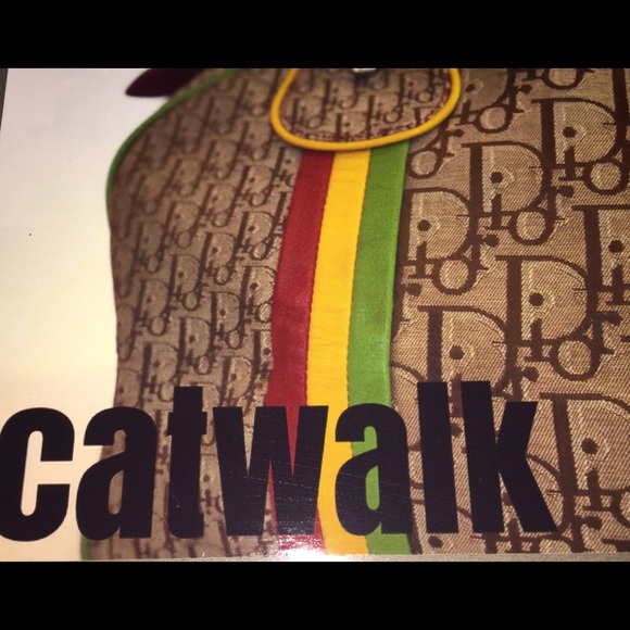 @vaikas ON POSHMARK - WELCOME ... - Picture 1 of 1